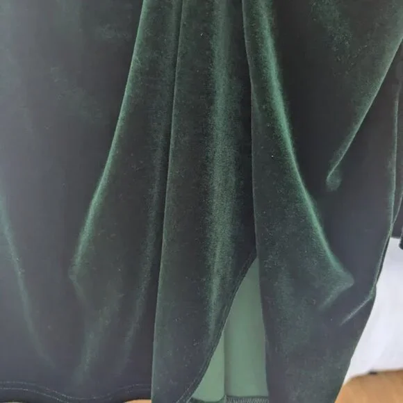 SHEIN SXY Plunging Twist Front Velvet Dress - Picture 3 of 6